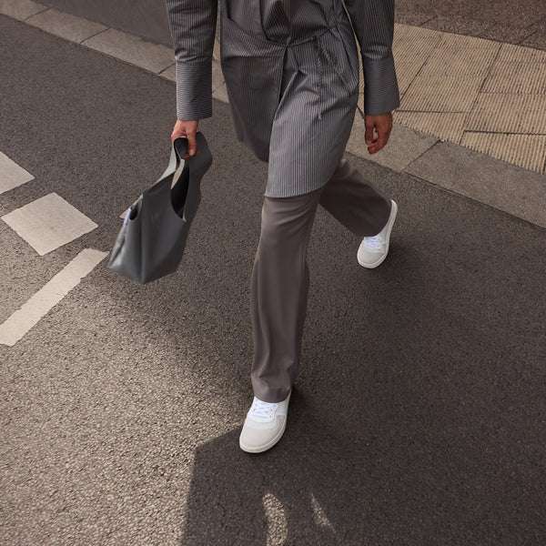White || Barefoot