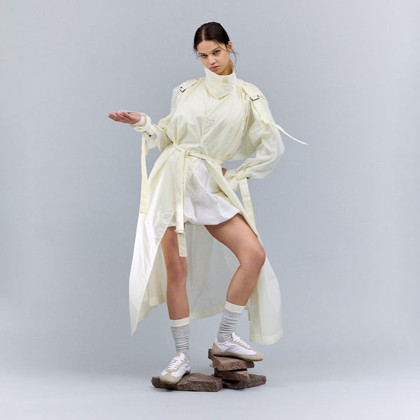 White || Barefoot