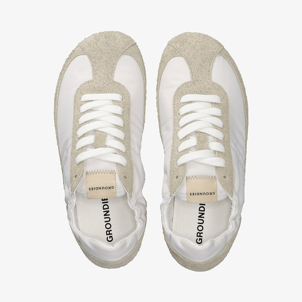 White || Barefoot