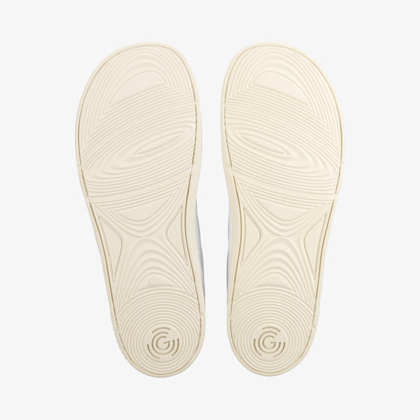 White/Black || Barefoot