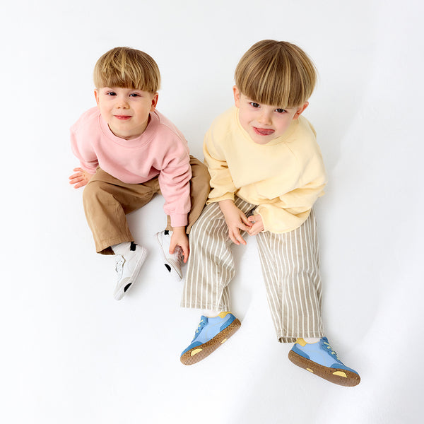 Off-White/Black || Barefoot