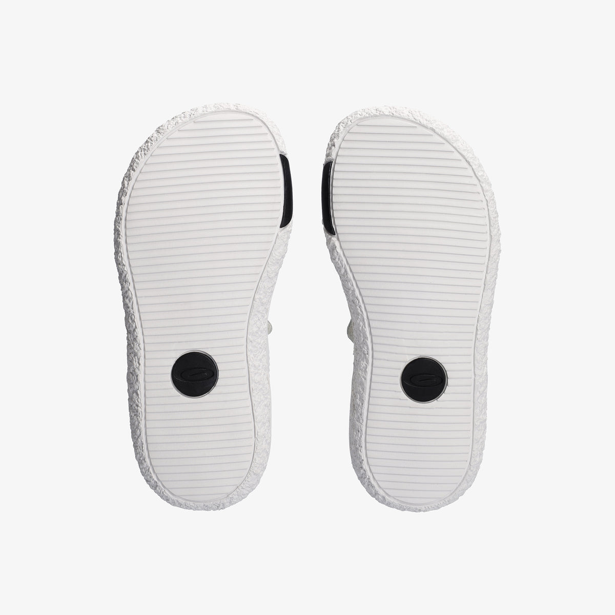 Off-White/Black || Barefoot