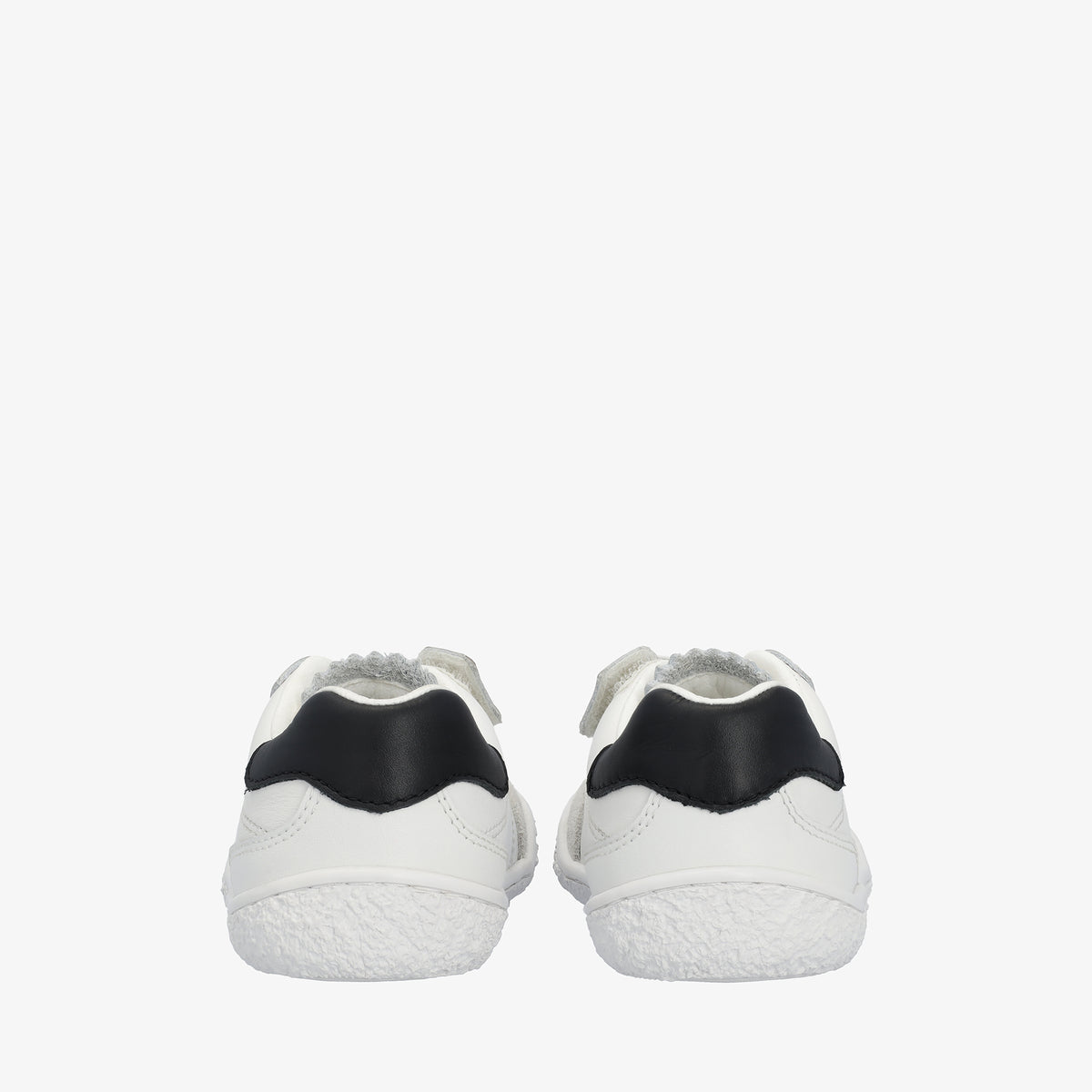 Off-White/Black || Barefoot