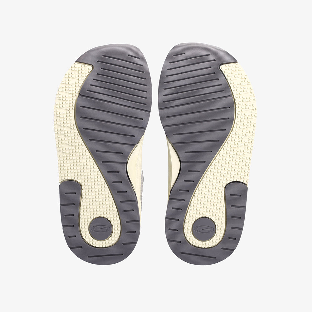 White/Silver/Black || Barefoot