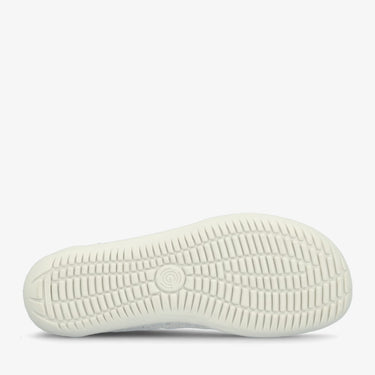 Light gray || Barefoot