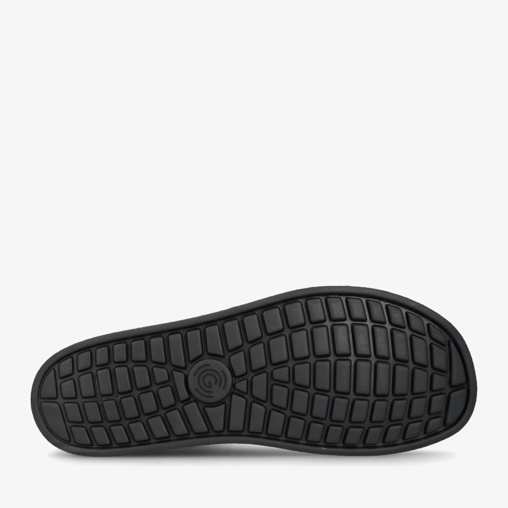 Gray/Black || Barefoot