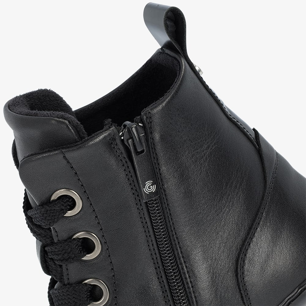 Black || Barefoot