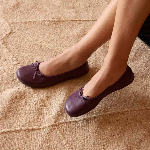 Dark Plum || Barefoot