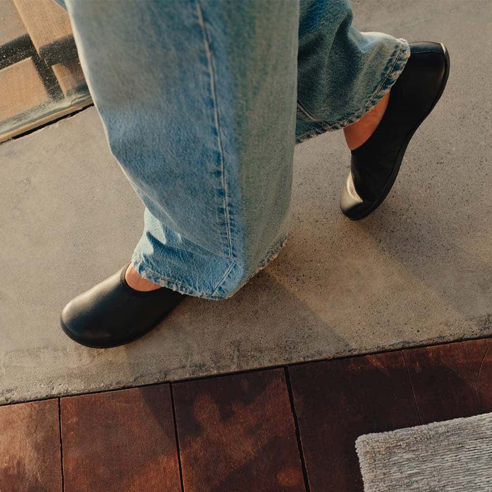 Black || Barefoot