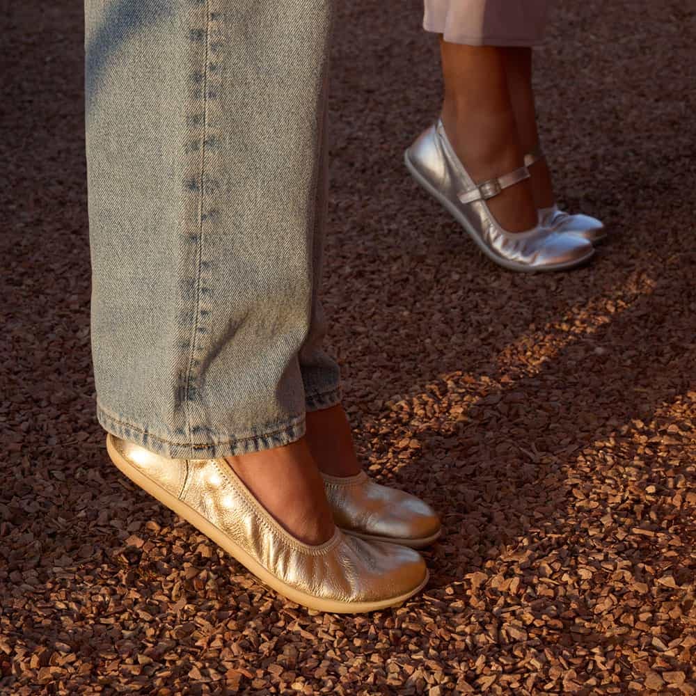 Champagne (metallic) || Barefoot