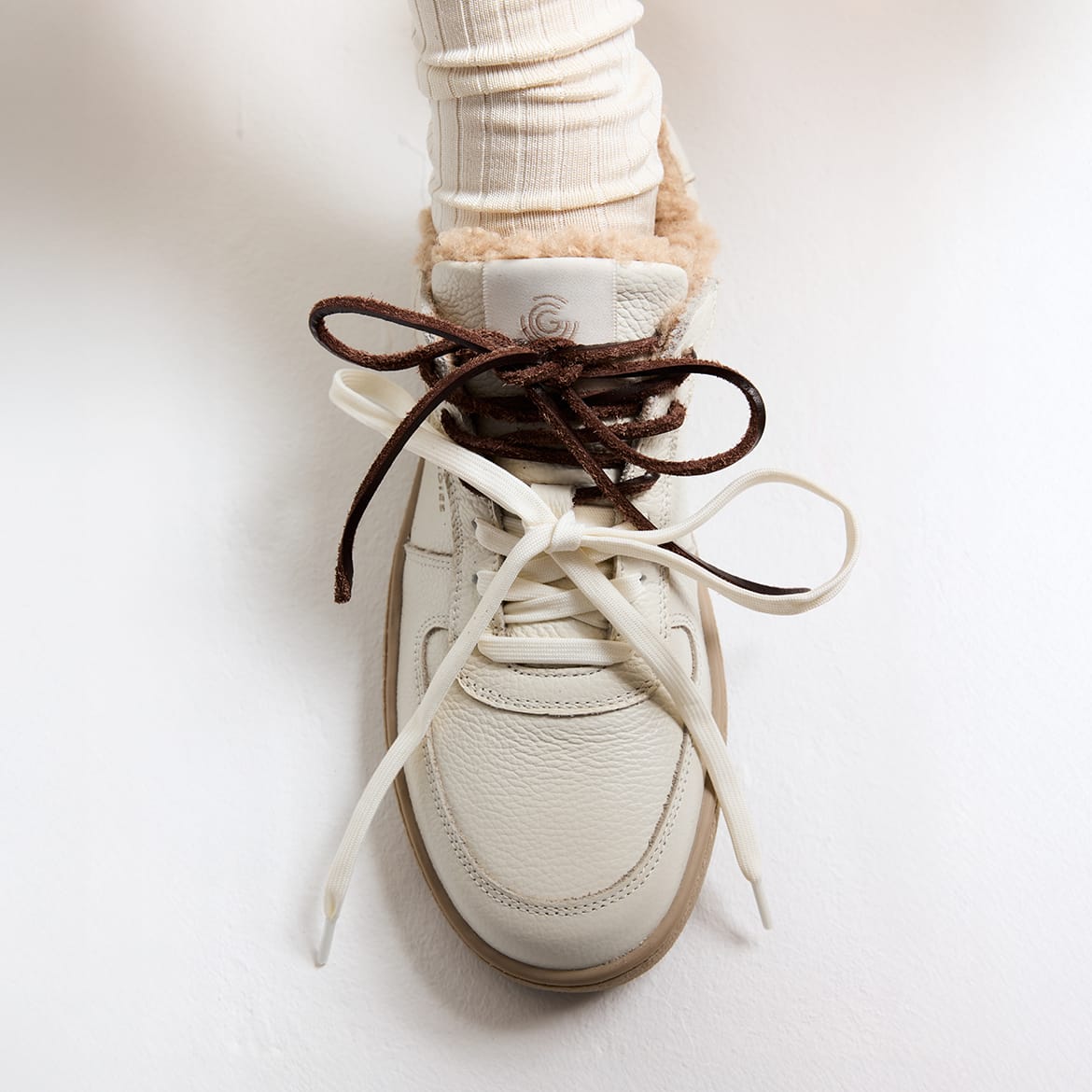Off-White || Barefoot Light