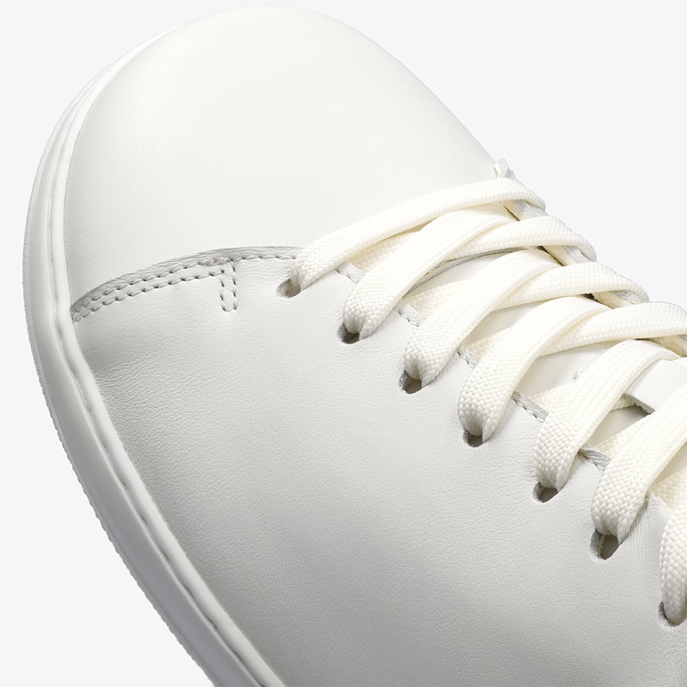 White || Barefoot
