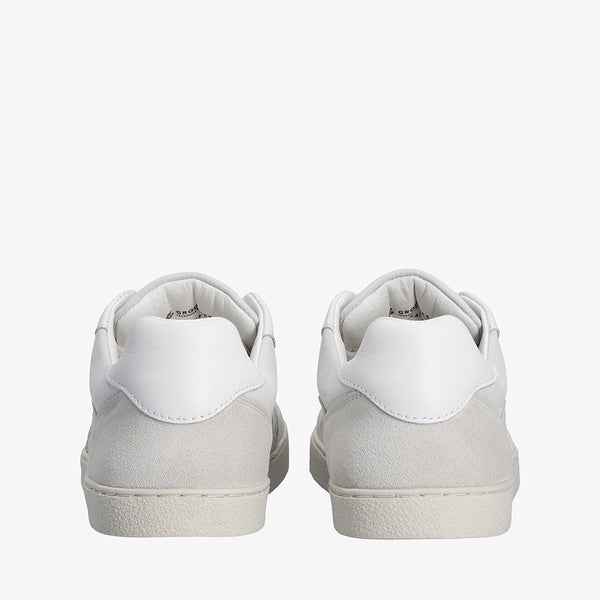 White || Barefoot
