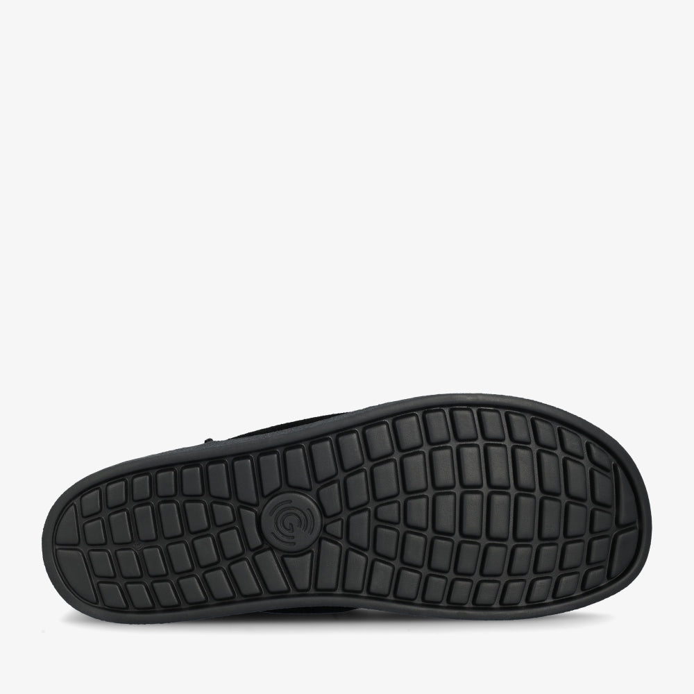 Schwarz || Barefoot