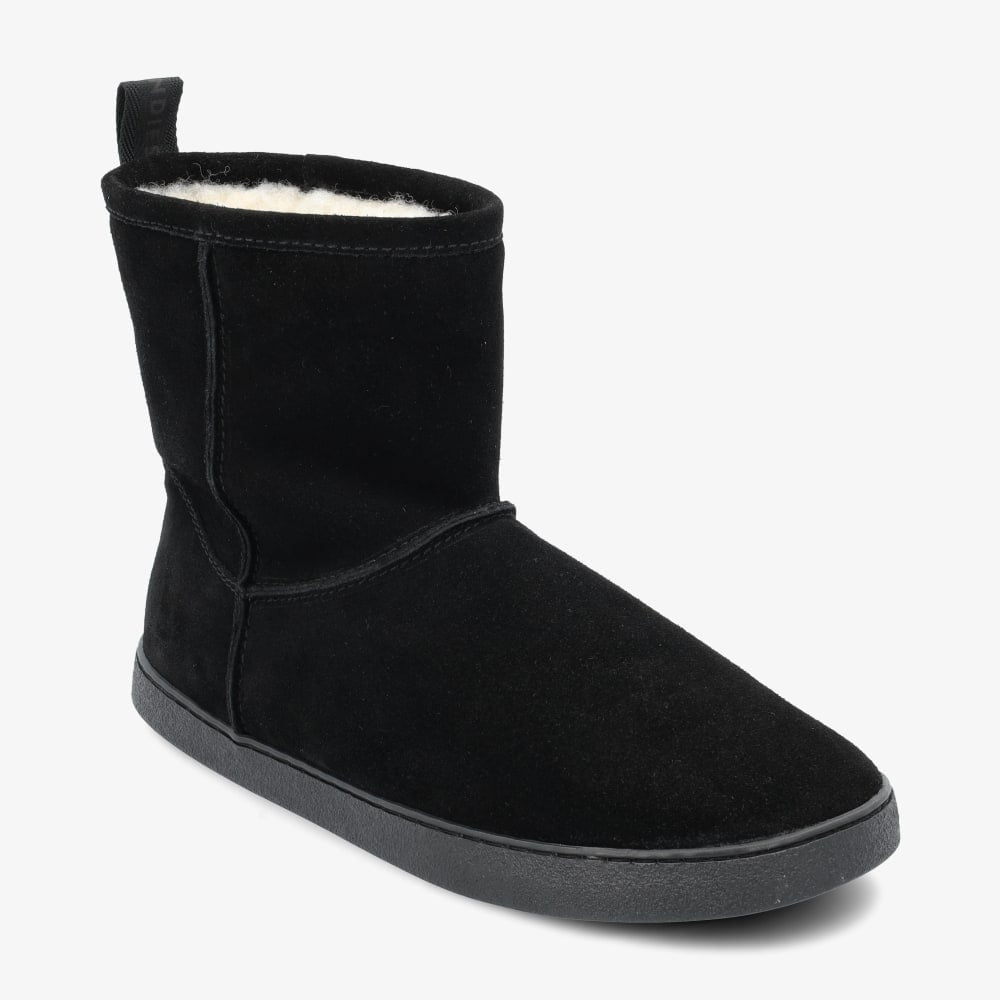 Black || Barefoot