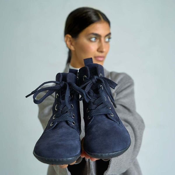 Blau || Barefoot