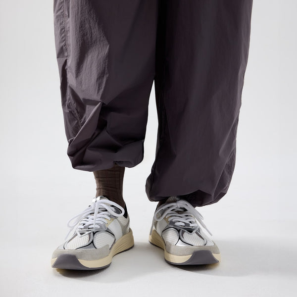 White/Silver/Black || Barefoot