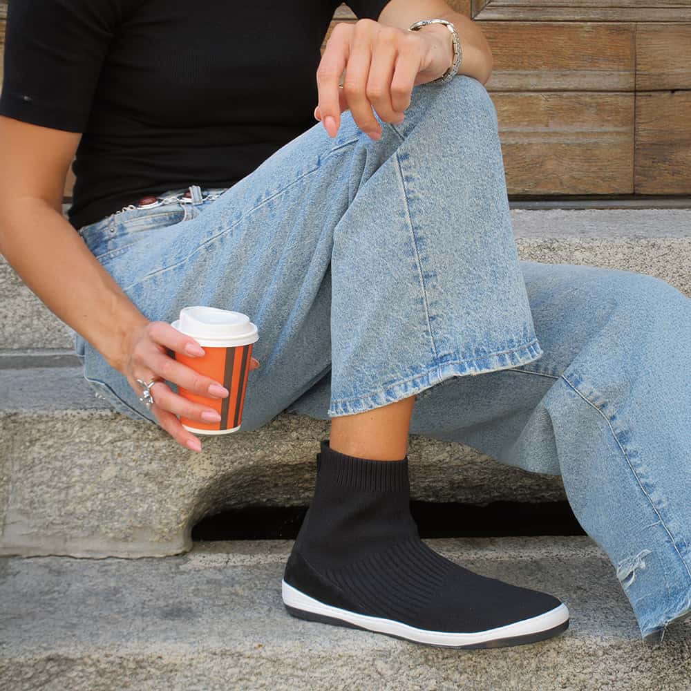 Black || Barefoot