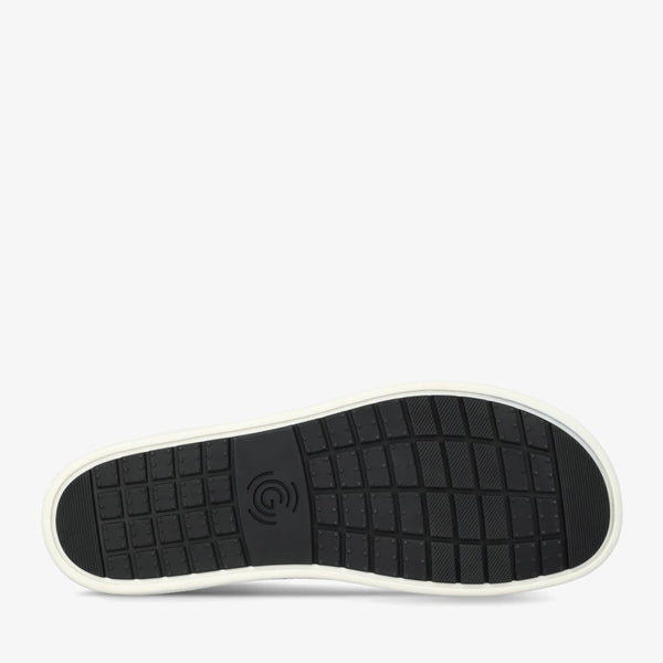 Black || Barefoot