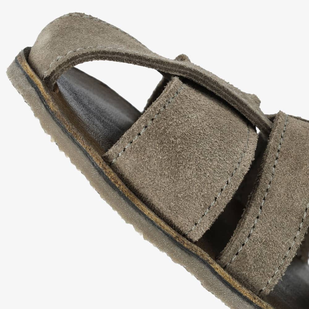 Khaki || Barefoot