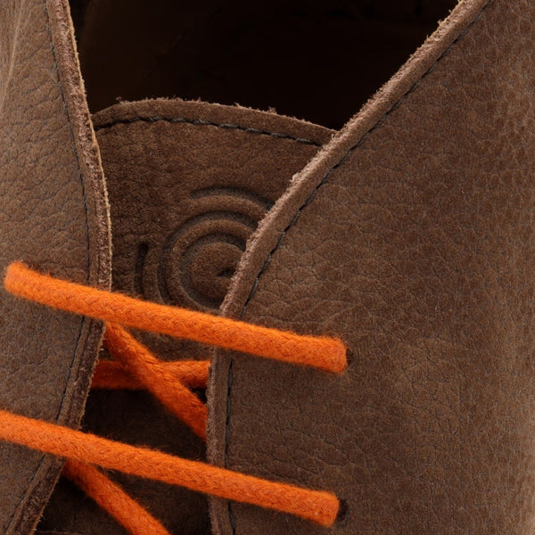 Dark brown || Barefoot