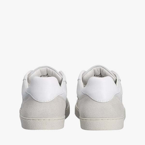 White || Barefoot