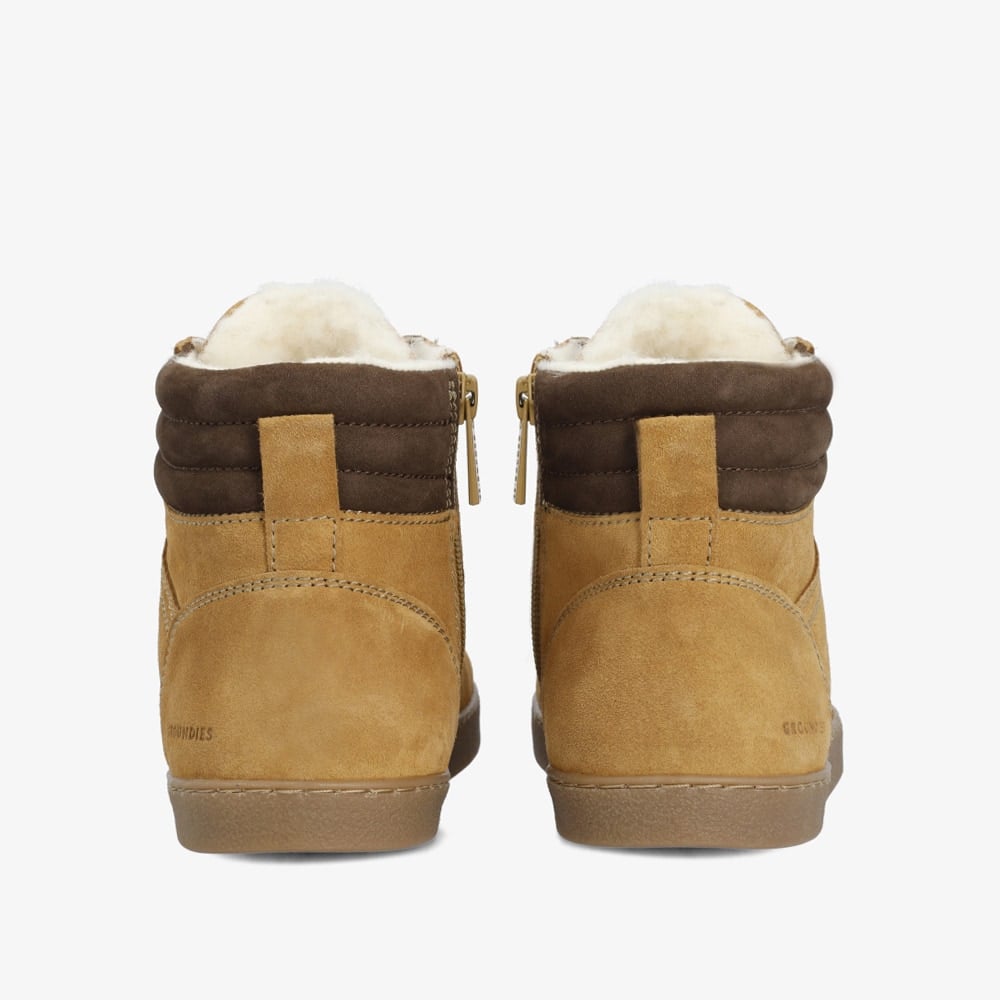 Camel || Barefoot