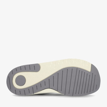 White/Silver/Black || Barefoot