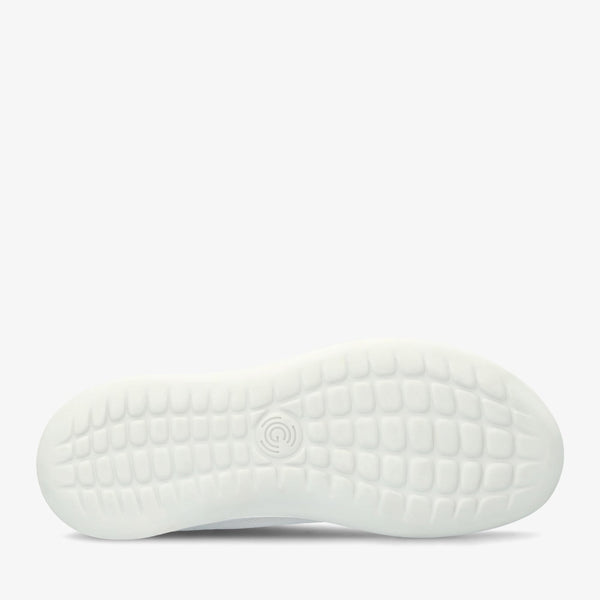 White || Barefoot