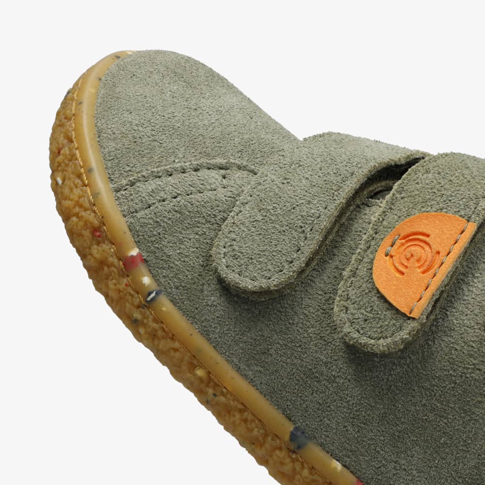 Khaki || Barefoot